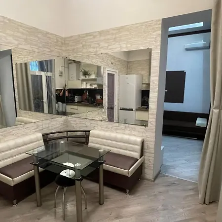 возле пляжа ланжерон Apartment